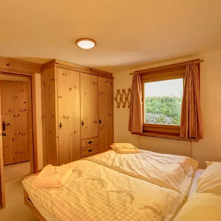 Chesa Munteratsch 2-zimmerwohnung 201 Typ E Lägenhet